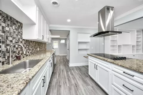 Kitchen - 2212 Raspberry Ln, Pasadena, TX 77502 photo 4 of 7