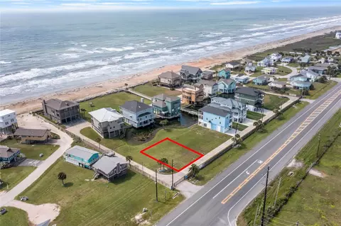 14 Blue Heron Cir, Jamaica Beach, TX 77554