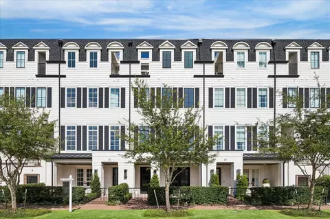 22 Crain Square Blvd, Southside Place, TX 77025