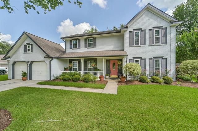 905 Essex Dr, Friendswood, TX 77546
