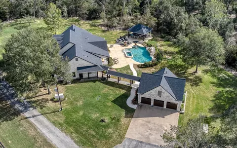 22474 Kmiec Rd, Hempstead, TX 77445