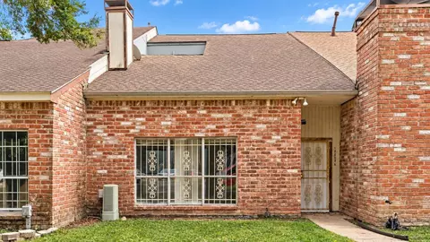 12203 Wild Pine Dr #B, Houston, TX 77039