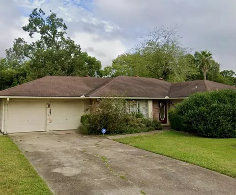 3720 Bryan Dr, Beaumont, TX 77707