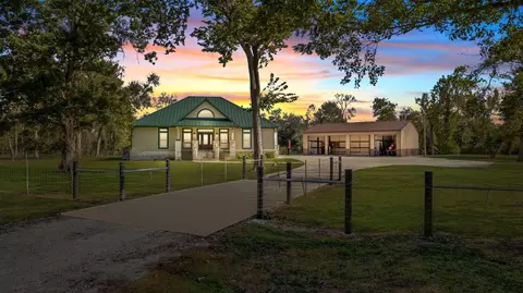 3998 County Road 612, Angleton, TX 77515
