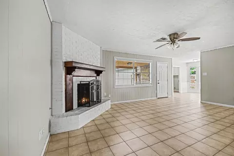 Living - 4306 Oneida St, Pasadena, TX 77504 photo 3 of 3