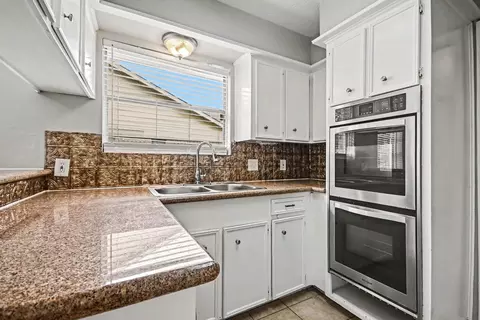 Kitchen - 4306 Oneida St, Pasadena, TX 77504 photo 3 of 3