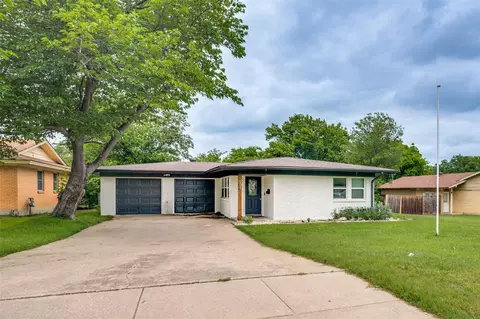 5204 Trail Lake Dr, Fort Worth, TX 76133