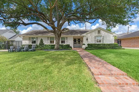 6248 Burgoyne Rd, Houston, TX 77057