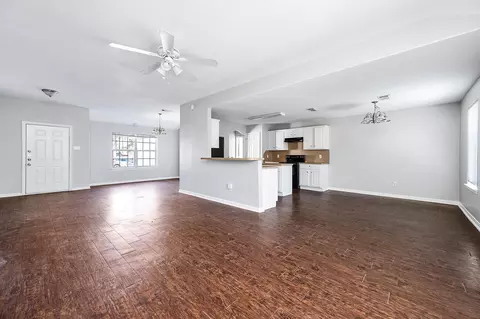 Living - 220 Kellyn Ct, Conroe, TX 77306 photo 2 of 2