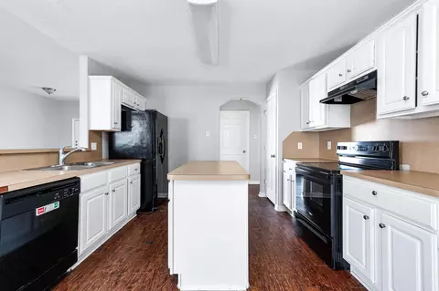 Kitchen - 220 Kellyn Ct, Conroe, TX 77306 photo 1 of 3
