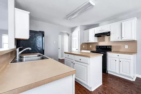 Kitchen - 220 Kellyn Ct, Conroe, TX 77306 photo 2 of 3