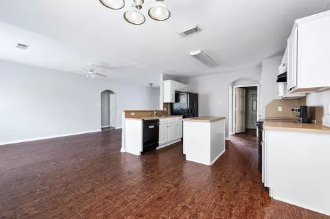 Other - 220 Kellyn Ct, Conroe, TX 77306 photo 3 of 11