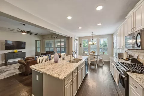 8109 Threadtail St, Conroe, TX 77385 photo 8