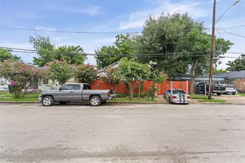 1507 Luzon St, Houston, TX 77009