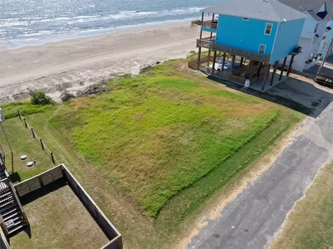 1114 Blue Water Dr, Crystal Beach, TX 77650