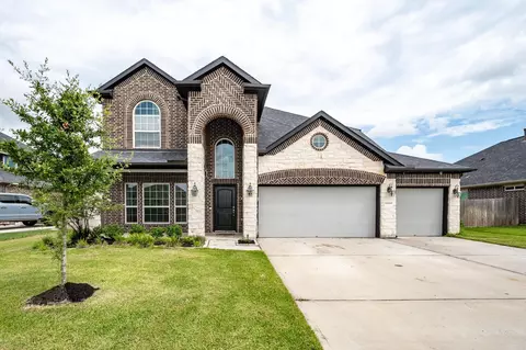 11919 Champions Forest Dr, Mont Belvieu, TX 77535