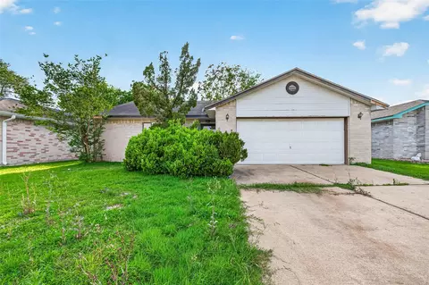7222 Londres Dr, Houston, TX 77083