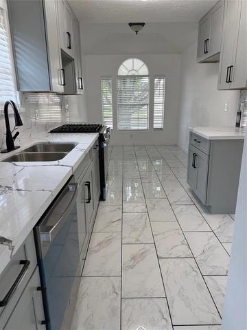 6423 Crim Ct, Houston, TX 77049