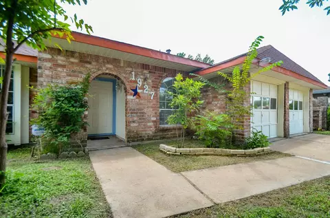 1927 Dormstom Ln, Houston, TX 77088