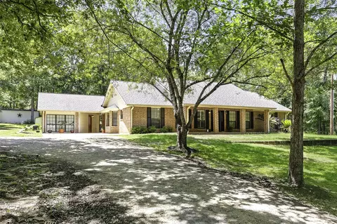 526 Pebble Crk, Livingston, TX 77351