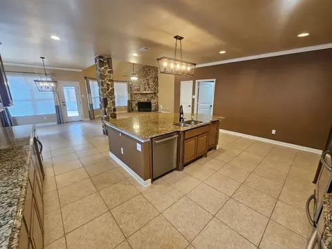 Kitchen - 110 David Forest Ln, Conroe, TX 77384 photo 2 of 3