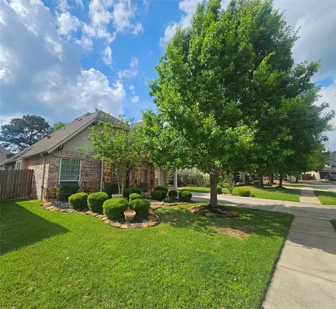 Exterior - 110 David Forest Ln, Conroe, TX 77384 photo 4 of 12