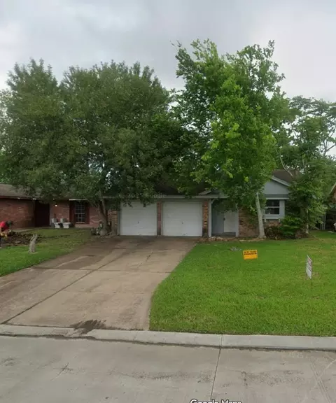 4907 Redfish Reef Dr, Bacliff, TX 77518