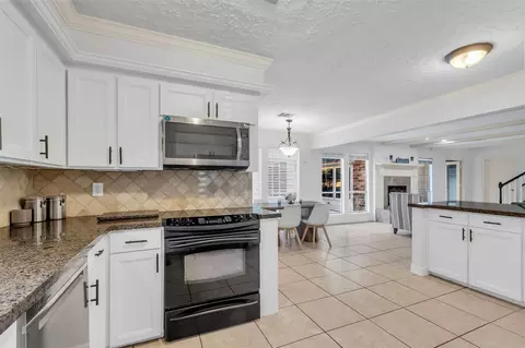 Kitchen - 24102 Northcrest Dr, Spring, TX 77389 photo 2 of 2