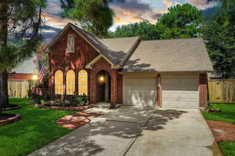 16014 Royal Garden Dr, Houston, TX 77095