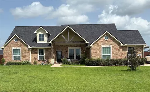 11018 Stallion Dr, Needville, TX 77461