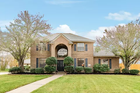 102 Silver Lace St, Lake Jackson, TX 77566