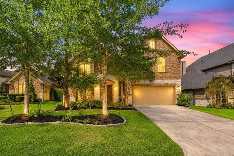 35 N Wheatleigh Dr, Tomball, TX 77375