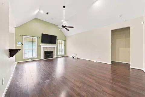 Living - 16104 Mcqueen Rd, Conroe, TX 77302 photo 2 of 3