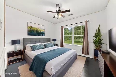 Bedroom - 16104 Mcqueen Rd, Conroe, TX 77302 photo 5 of 6