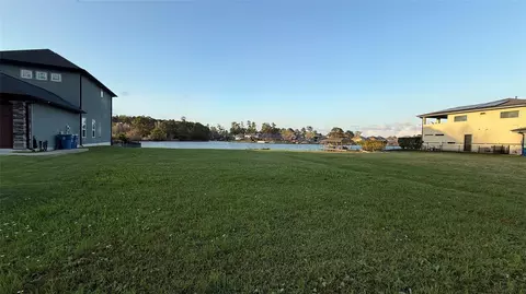 18821 Aquatic Dr, Houston, TX 77346