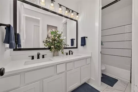 Bath - 15211 Deseo Dr, Conroe, TX 77302 photo 8 of 10