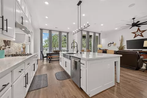 Kitchen - 15211 Deseo Dr, Conroe, TX 77302 photo 5 of 7