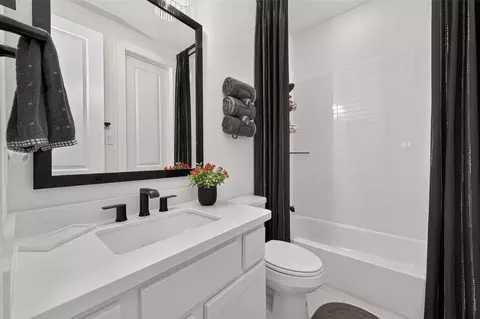 Bath - 15211 Deseo Dr, Conroe, TX 77302 photo 7 of 10