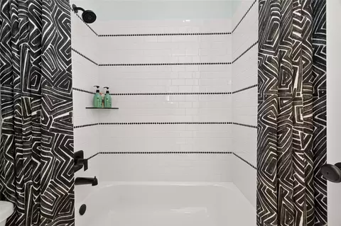Bath - 15211 Deseo Dr, Conroe, TX 77302 photo 9 of 10