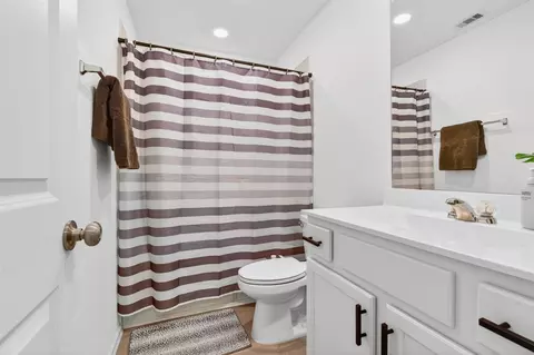 Bath - 2832 Mistygate Ct, Conroe, TX 77301 photo 4 of 4