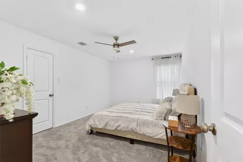 Bedroom - 2832 Mistygate Ct, Conroe, TX 77301 photo 5 of 8
