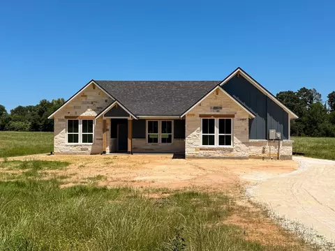 879 Pineview Cir, Jewett, TX 75846