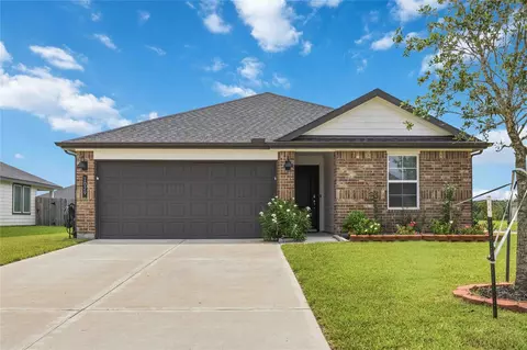 1029 Great Barracuda Ln, Alvin, TX 77511