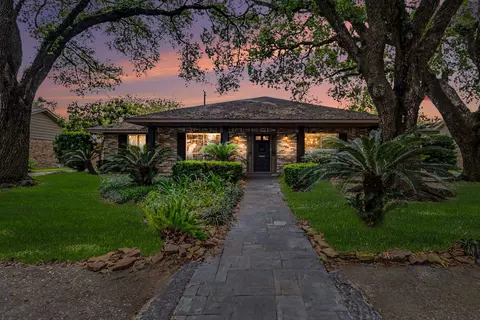 5251 Birdwood Rd, Houston, TX 77096