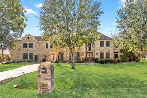 2111 N Shadow Grove Ln, Richmond, TX 77406