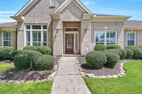 1813 Sandy Lake Dr, Friendswood, TX 77546