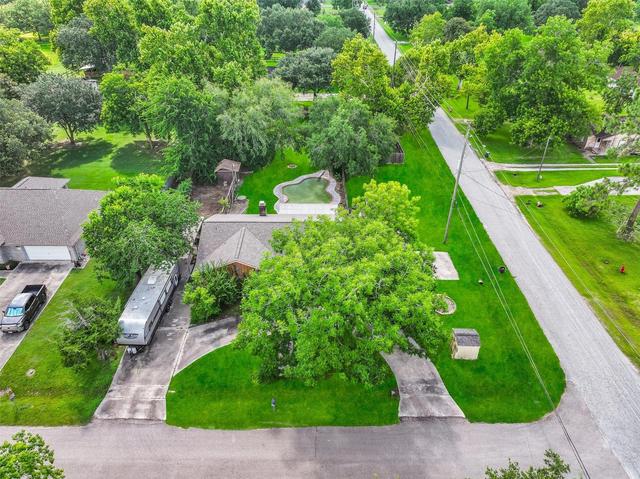 3827 Shady Dr, Santa Fe, TX 77517