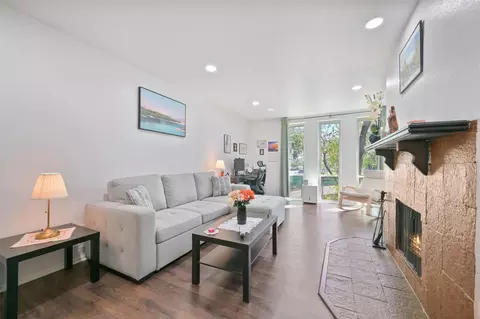 4627 Wild Indigo St #603, Houston, TX 77027