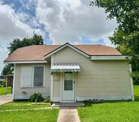 2117 15th St, Port Arthur, TX 77640