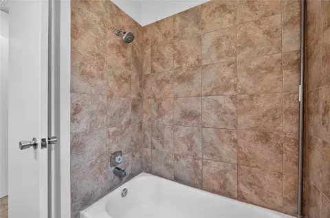 Bath - 6903 Briarfield Dr, Spring, TX 77379 photo 4 of 4